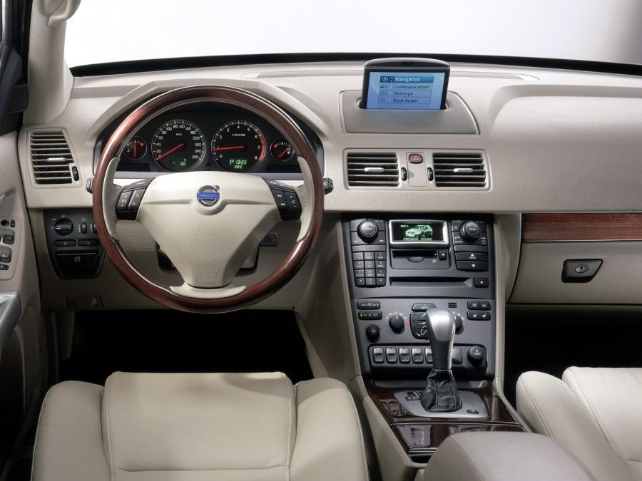  Volvo XC90 2002 года  (фото 31 из 34)